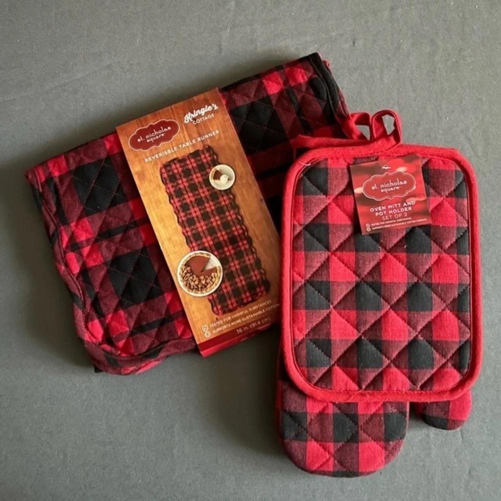 St. Nicholas Square Buffalo Check Set